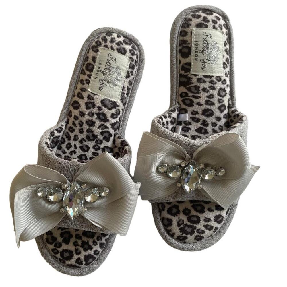 Pretty You London Slippers Size‎ 5-6 Small